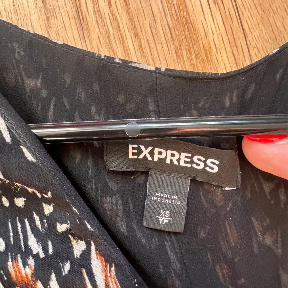 Express Blouse - Picture 3 of 3